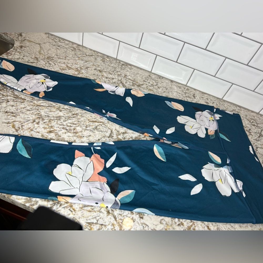 Athleta Teal Floral Print Elation 7/8 Tight